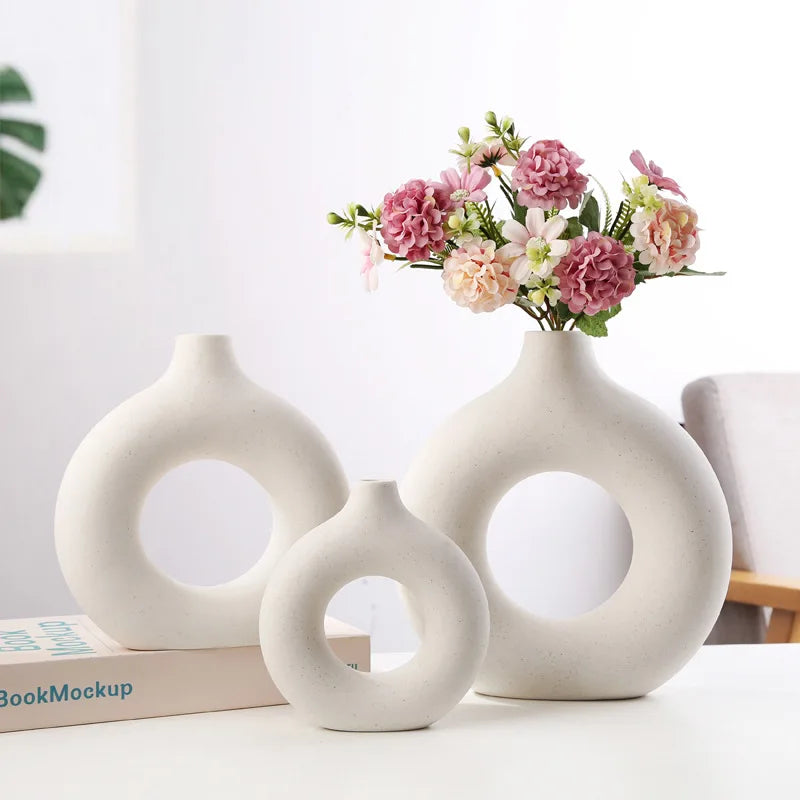 Nordic Modern Ceramic Donut Vase Matt Creative Circular Design for Living Room Handcrafted Flower Irregular Decorative Bottle